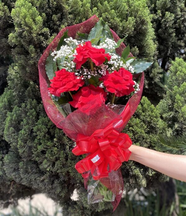 05 - Ramalhete 4 Rosas Colombianas Vermelhas na Tela