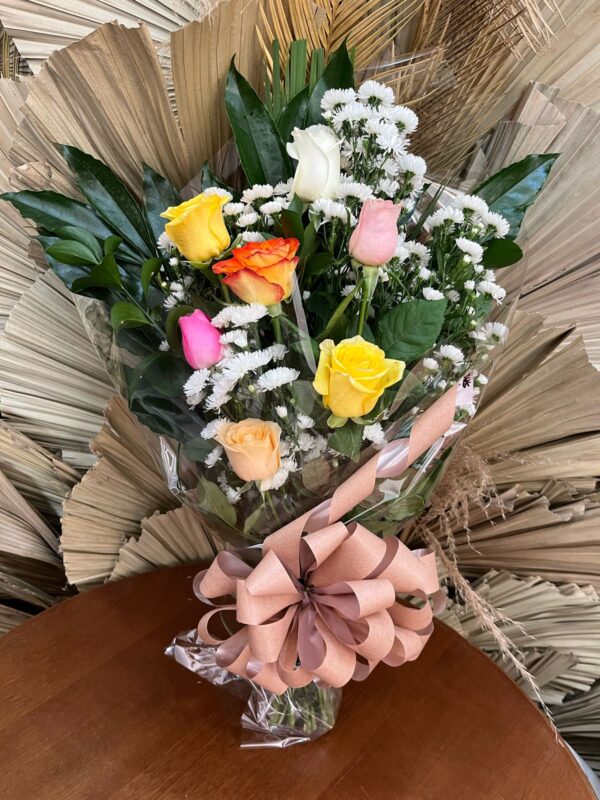 Ramalhete 6 Rosas Nacionais no Celofane