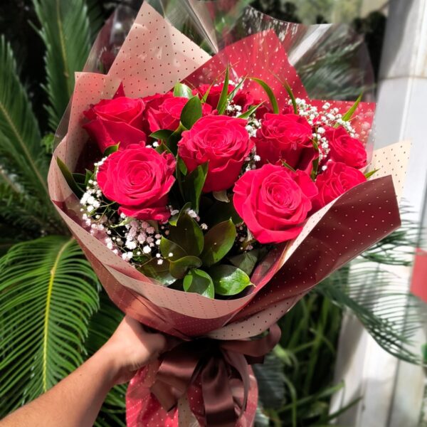 02 - Buque com 12 Rosas Colombianas (fechadas) Estilo Coreano