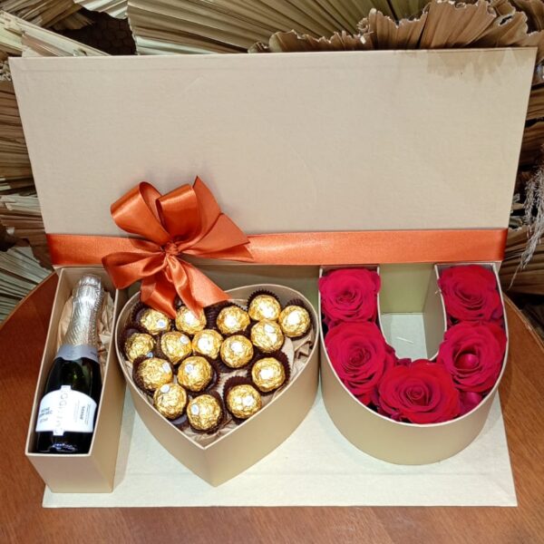 30 - Caixa Exclusiva "I ❤ U' Com Rosas Colombianas