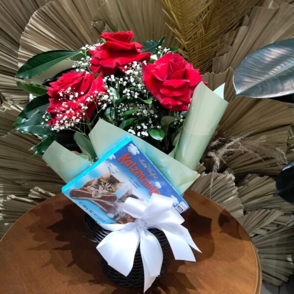 28 - Arranjo com 3 Rosas Colombianas no Cachepo + Choco Lingua de Gato