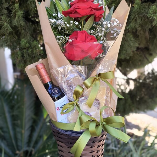 26 - Arranjo com 2 Rosas Colombianas no Cachepo + Vinho e Queijos